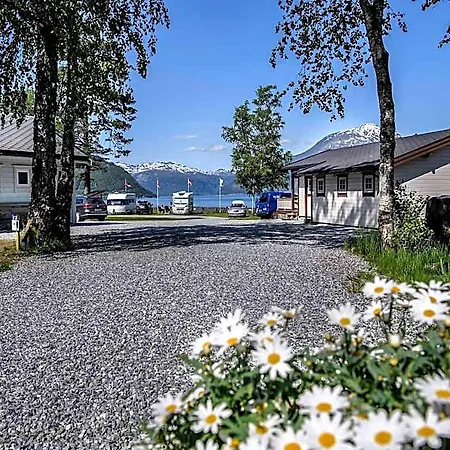 4 Person In Kinsarvik Ξενοδοχείο 3*